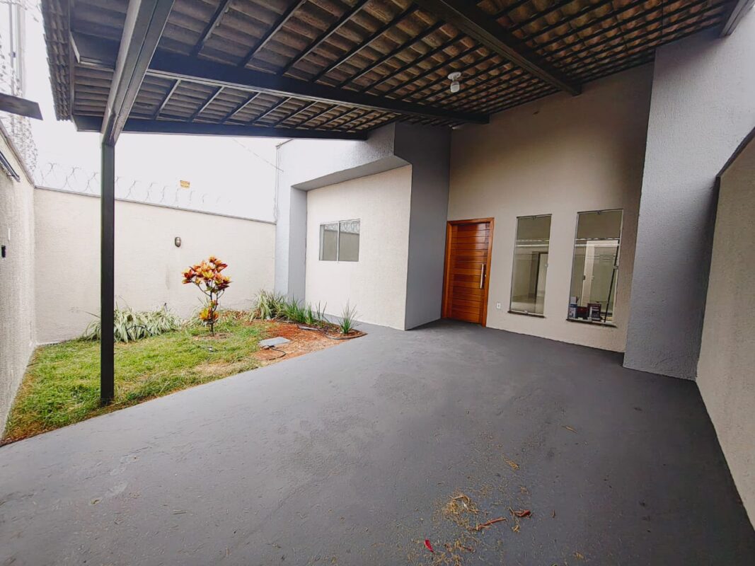 Senador Canedo – Casa 3 Quartos Com Suíte e Piscina em Senador Canedo