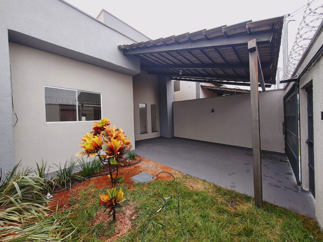 Senador Canedo – Casa 3 Quartos Com Suíte e Piscina em Senador Canedo