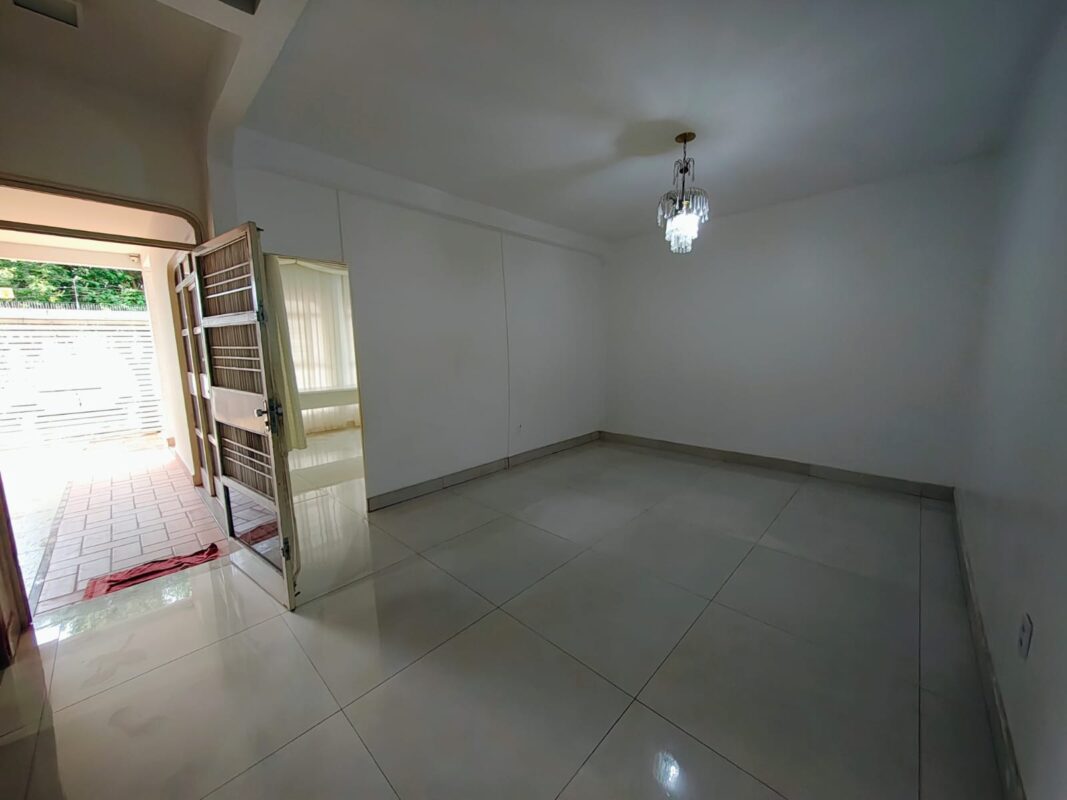 Jardim América Goiânia, Sobrado 6 quartos, sendo 2 Suítes, piscina e jacuzzi em Goiânia