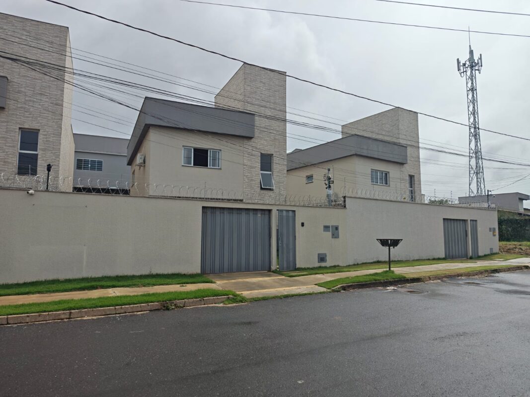 Sobrado 3 Suítes, Jd. Helvécia em Aparecida de Goiânia
