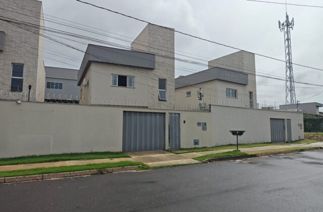Casa 3 quartos no Jardim Helvécia em Aparecida de Goiânia
