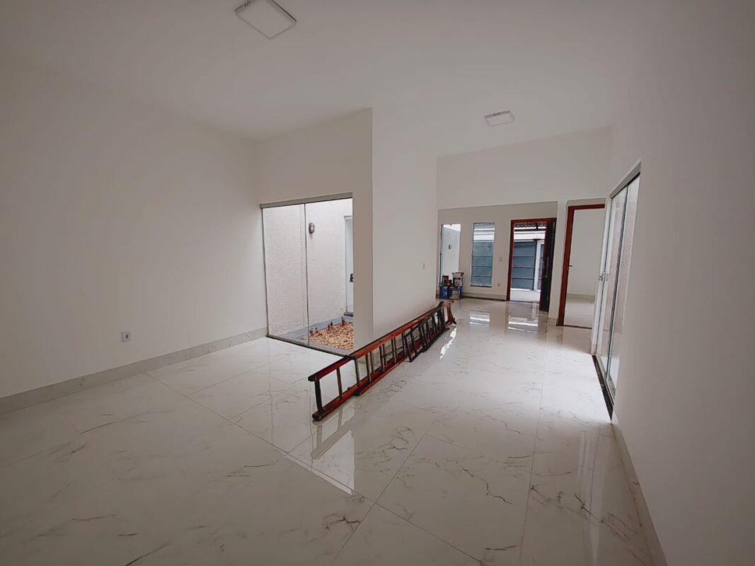Senador Canedo – Casa 3 Quartos Com Suíte e Piscina em Senador Canedo