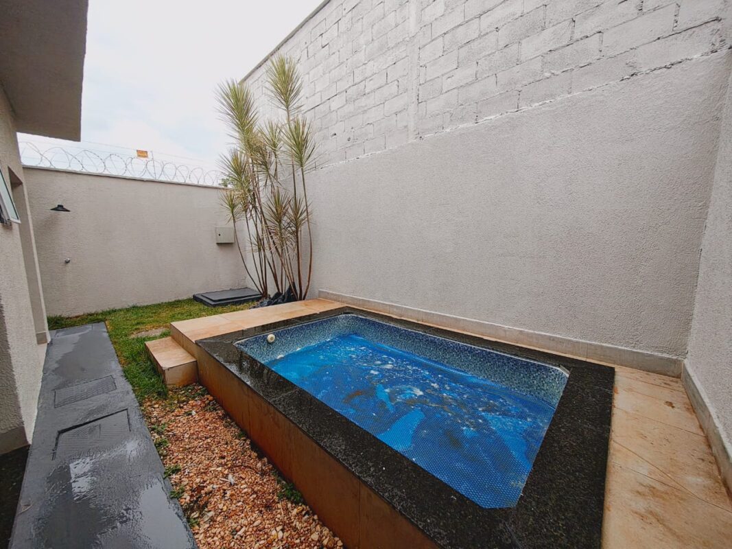 Senador Canedo – Casa 3 Quartos Com Suíte e Piscina em Senador Canedo