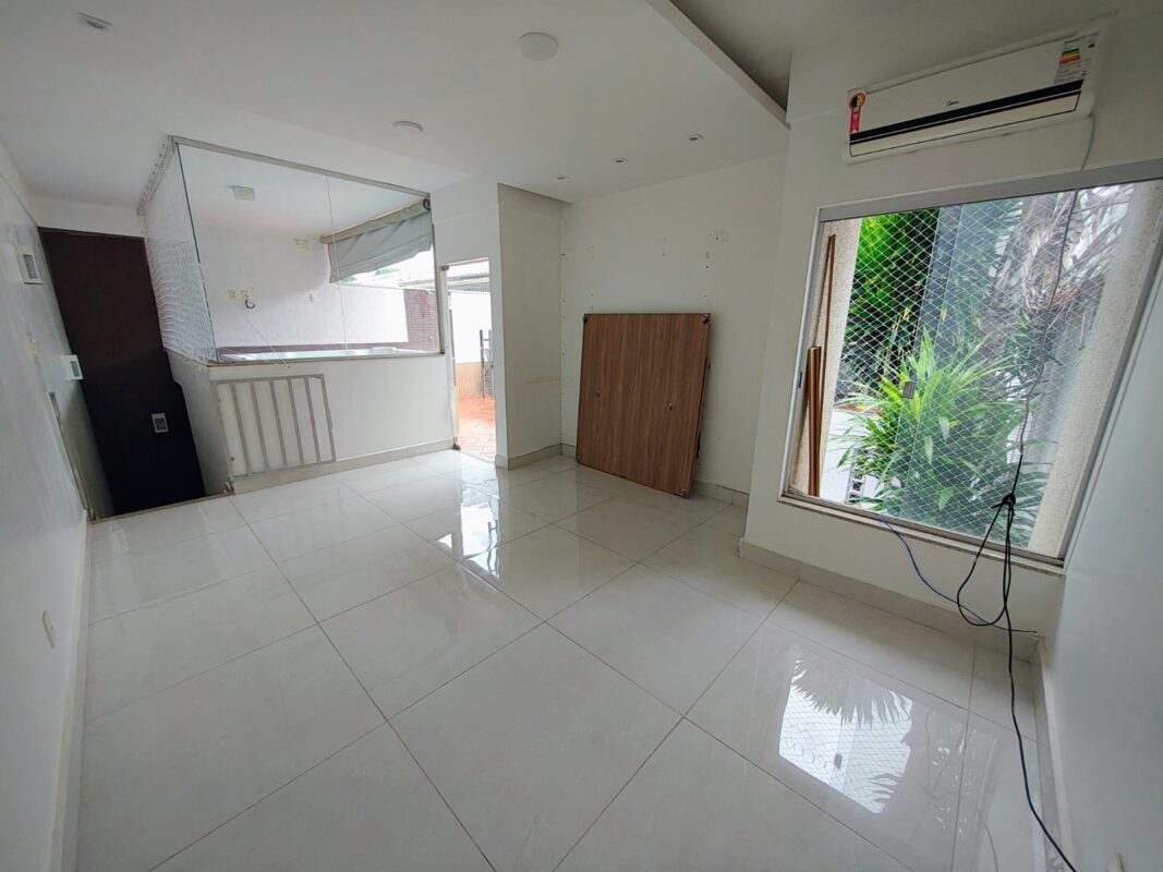 Jardim América Goiânia, Sobrado 6 quartos, sendo 2 Suítes, piscina e jacuzzi em Goiânia